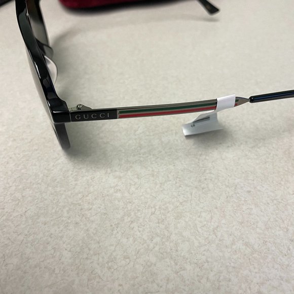 Gucci Men's GG0829SA, larger nose framed. Brand New tag on, case included. - Picture 3 of 10